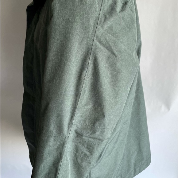 The North Face Rain/Snow Jacket - Picture 3 of 7